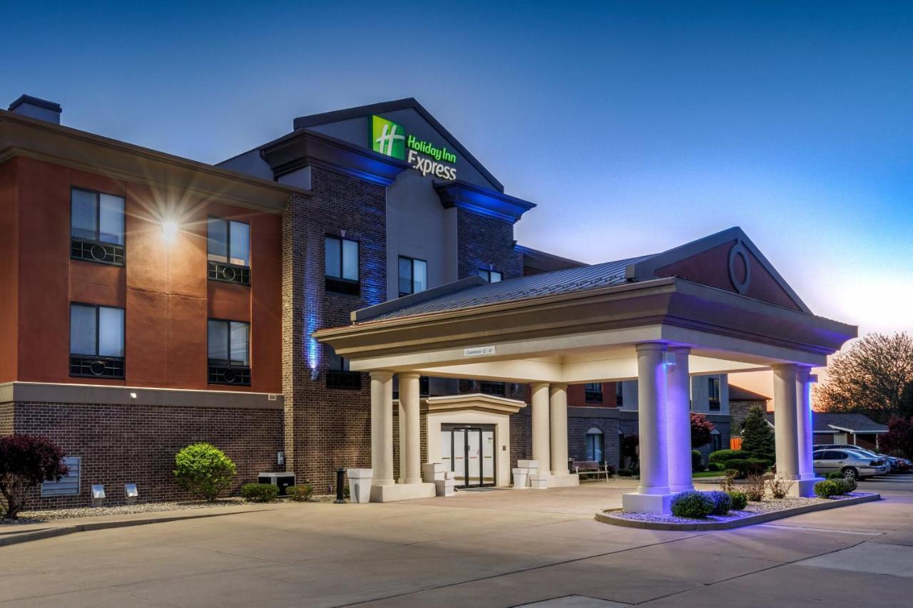 Holiday Inn Express Hotel & Suites Shelbyville By Ihg Exterior photo