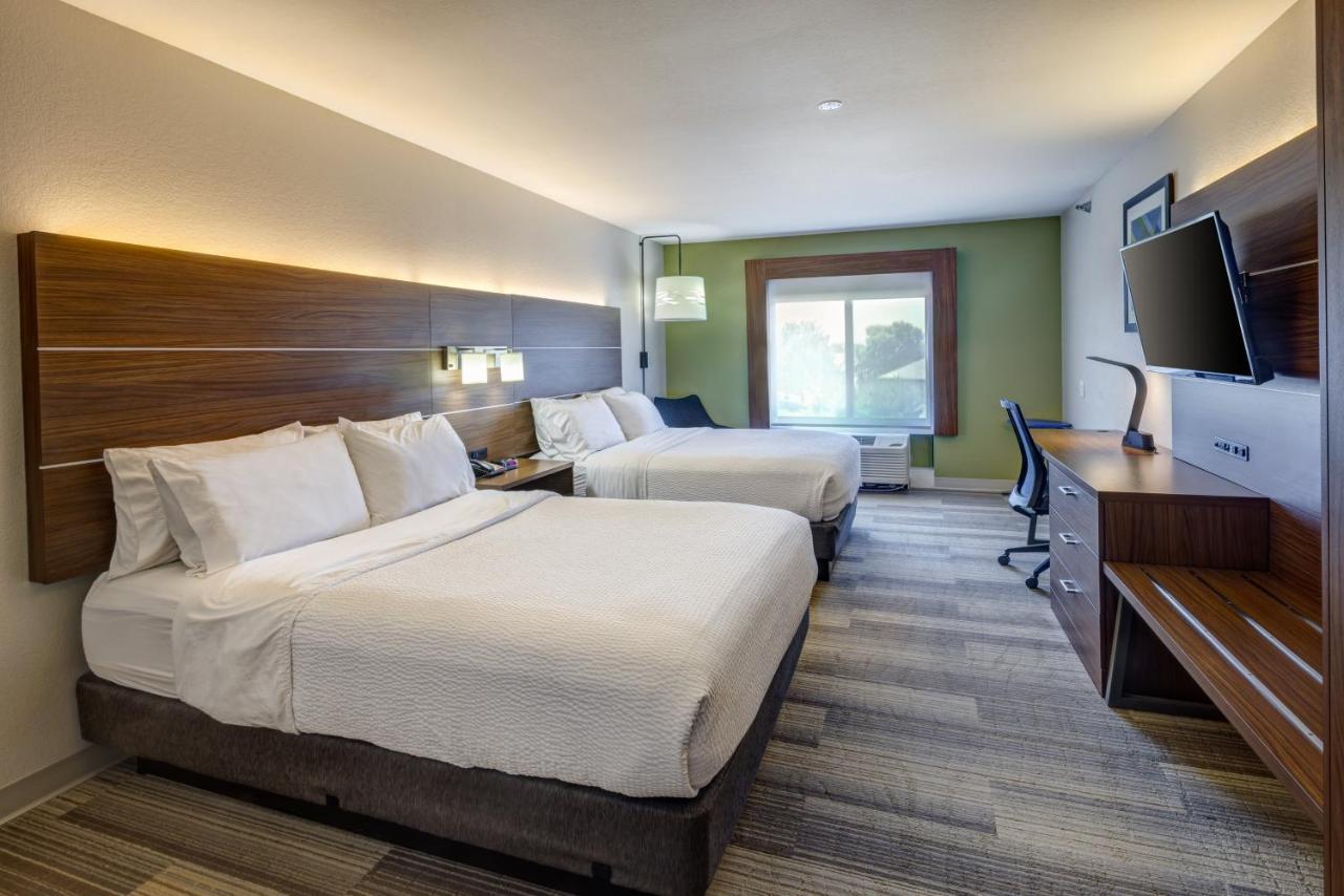 Holiday Inn Express Hotel & Suites Shelbyville By Ihg Exterior photo
