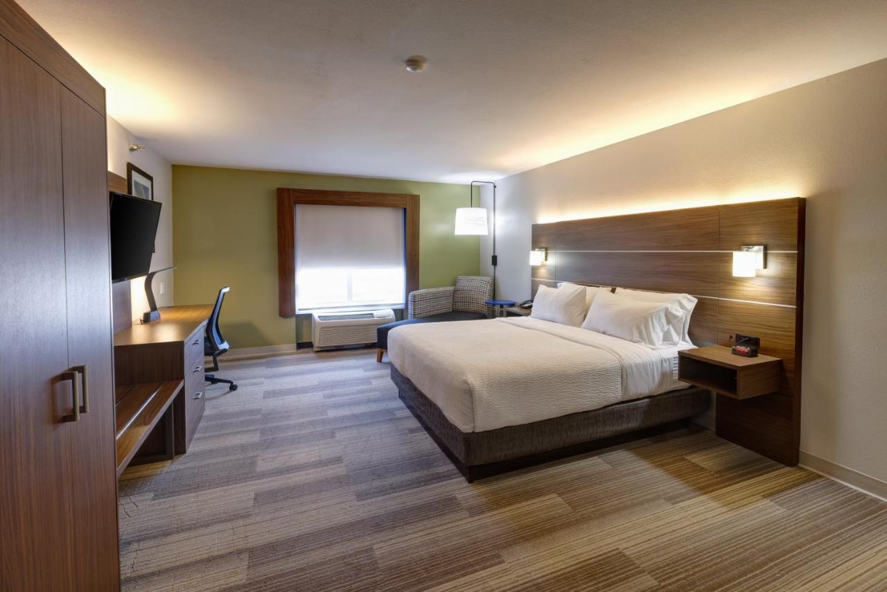 Holiday Inn Express Hotel & Suites Shelbyville By Ihg Exterior photo